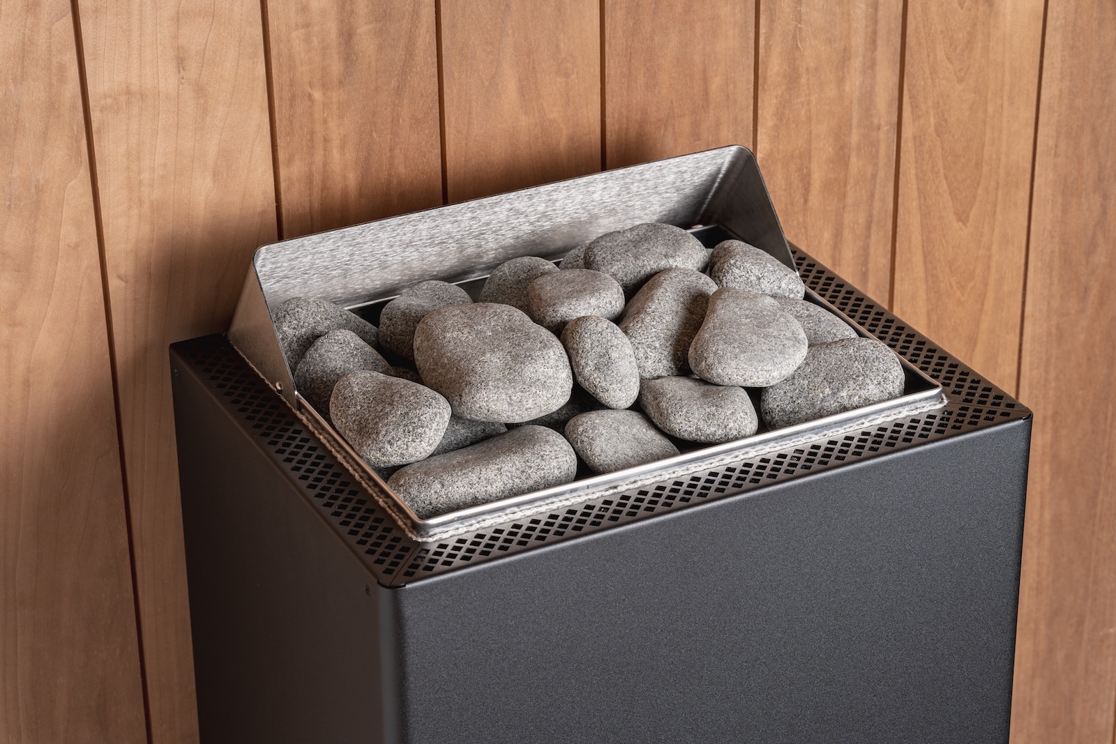 HUUM Core Wall 7 Black Saunaofen 7,5 kW finnischer Saunaofen Design Wandofen