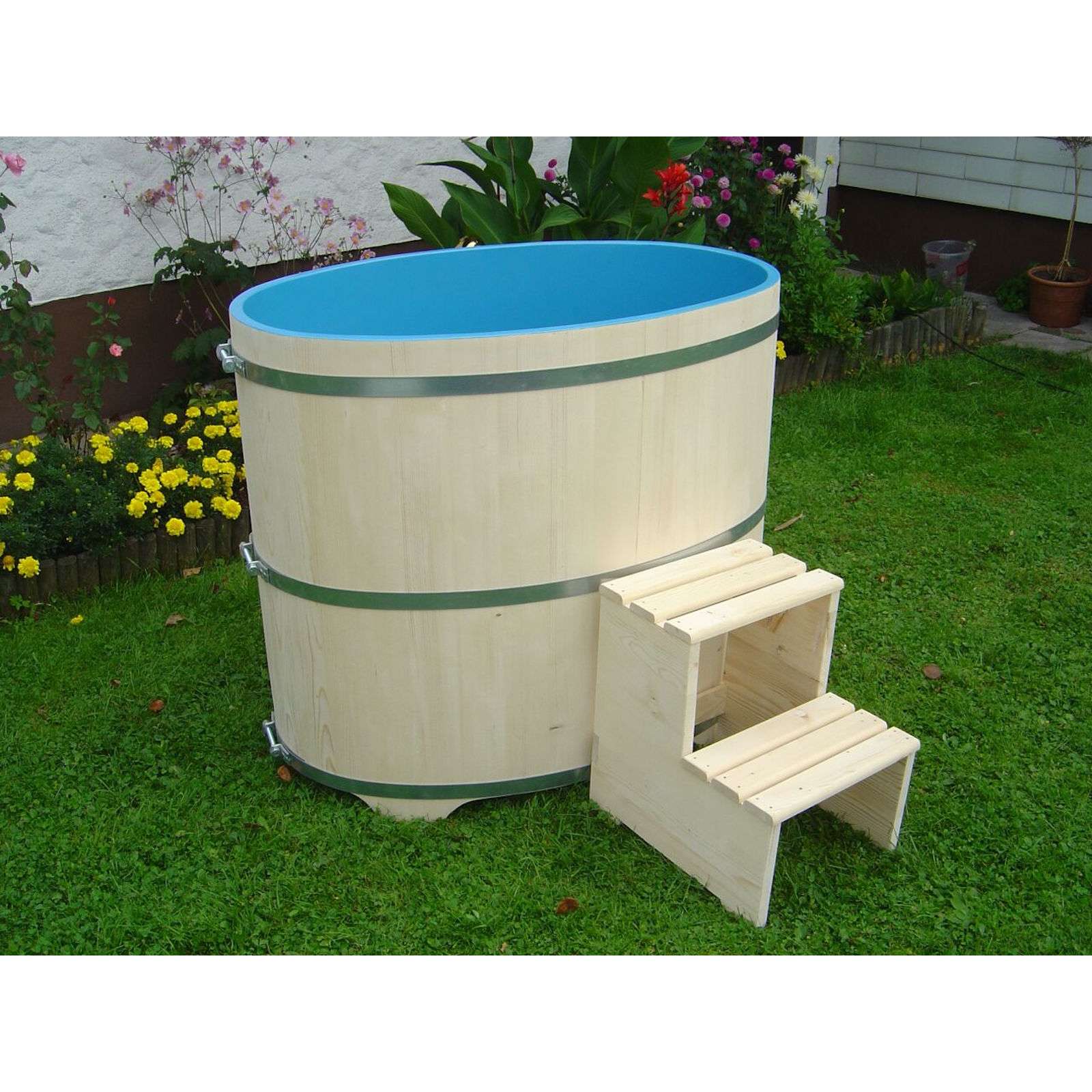 Sauna Tauchbecken aus Fichtenholz natur innen blau